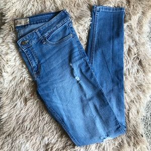 Super skinny 7r hollister Jeans!